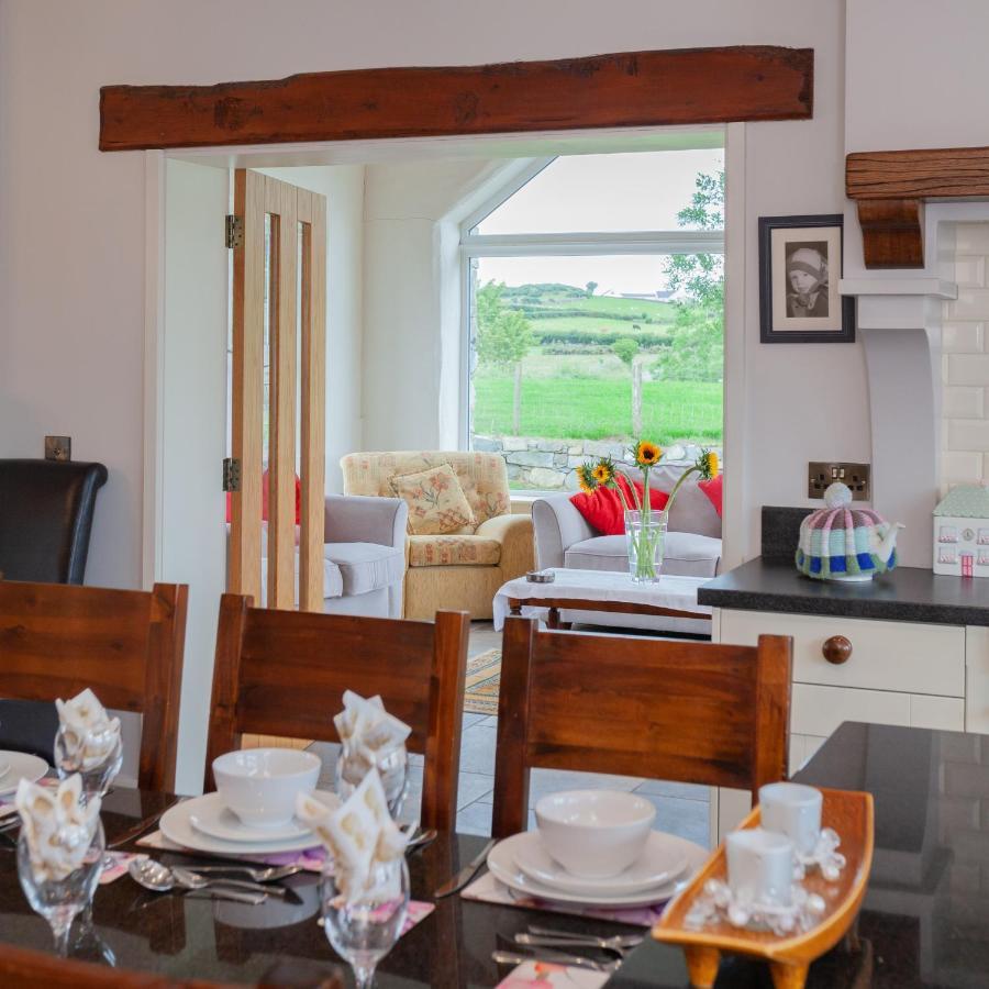 Вілла Beautiful Mountain Views & Private Hot Tub Kilcoo Екстер'єр фото
