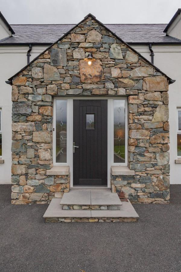 Вілла Beautiful Mountain Views & Private Hot Tub Kilcoo Екстер'єр фото