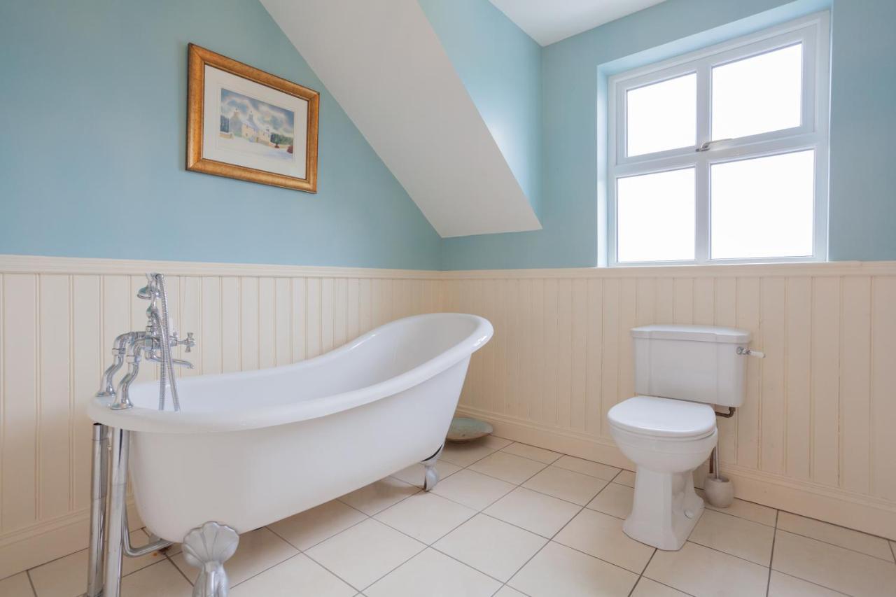 Вілла Beautiful Mountain Views & Private Hot Tub Kilcoo Екстер'єр фото