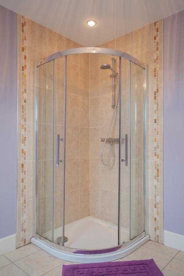 Вілла Beautiful Mountain Views & Private Hot Tub Kilcoo Екстер'єр фото