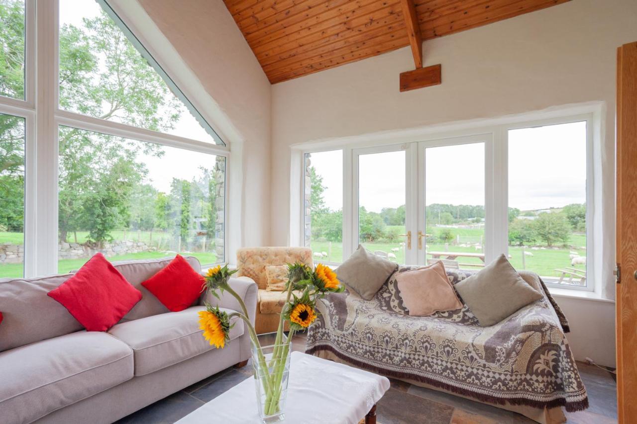 Вілла Beautiful Mountain Views & Private Hot Tub Kilcoo Екстер'єр фото